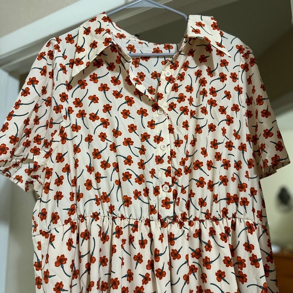 Plus size Bloomchic floral midi dress - Picture 3 of 3